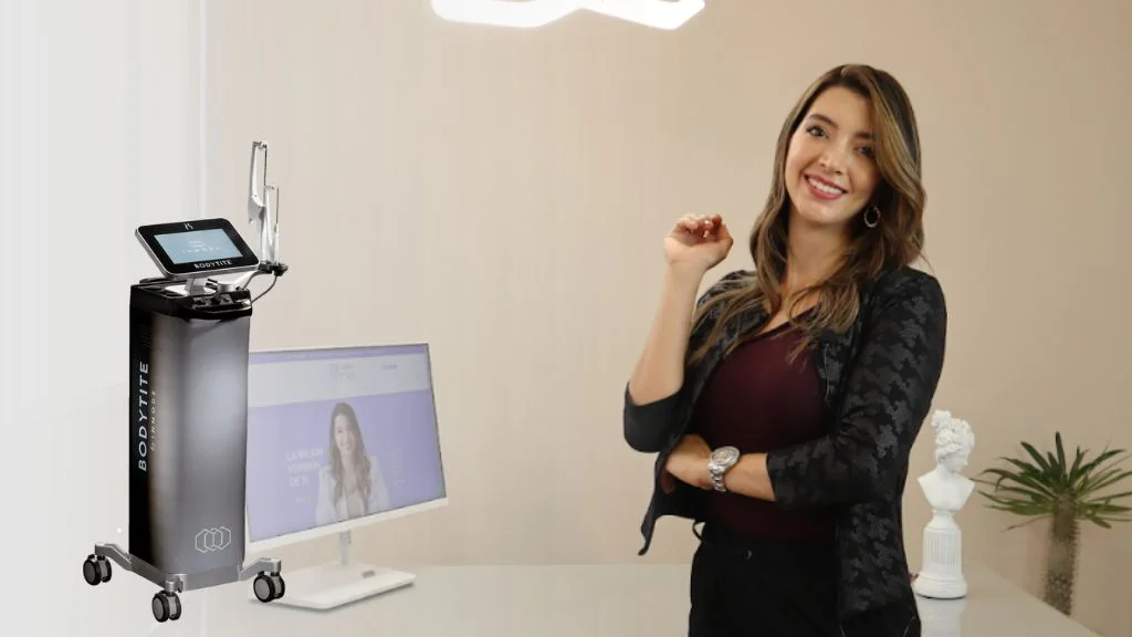 Dra. Daniela Correa - Cirujana Plástica